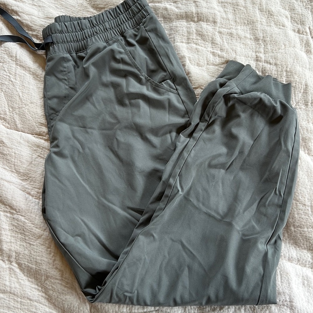 Medium Figs Lined Joggers